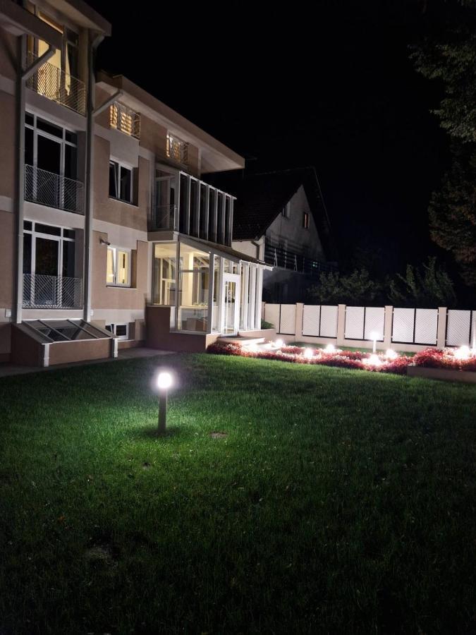 Grand Park Rooms & Apartments Čačak Exterior foto